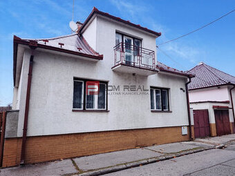 Rodinný dom so záhradou – zariadený a zachovalý, Piešťany