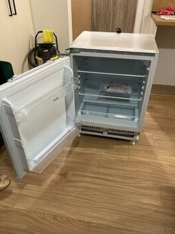Vstavaná jednodverová chladnička AMICA