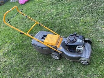 Kosacka benzinova Stiga s motorom Briggs and Stratton 450