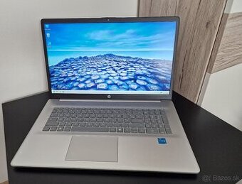 HP laptop 17 17.3" velky display