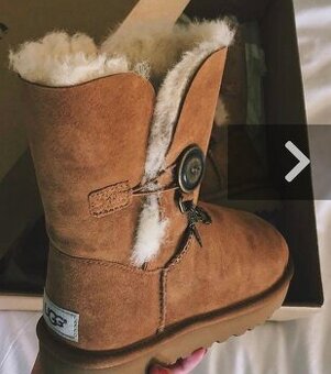 Damske Ugg Azalea. Velkost 36.