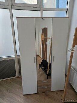 Šatníková skriňa so zrkadlom – biela/dub- Košice