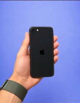 iPhone SE 2020 v stave 9/10