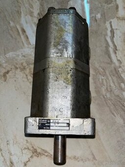 Hydraulické dvojité zubové čerpadlo UR 32/32