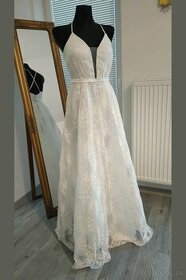 Čipkované svadobné šaty