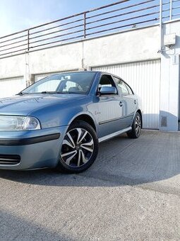 PREDÁM ŠKODA OCTAVIA TOUR 1,6 BENZIN,R2009,KUP.NA SLOVENSKU