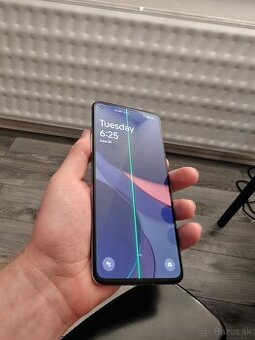 Oneplus 8T 8/128GB 100% funkčný ale má zelenú čiaru