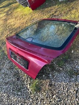 Predám dvere kufra Avesis T22 98-02 hatchback 5D