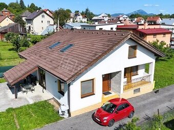 Rodinný dom s veľkým pozemkom v obci Ľubela