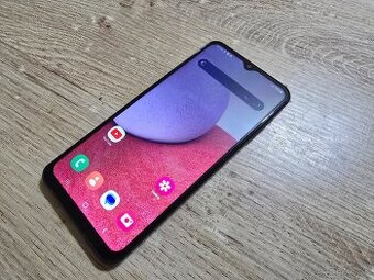 Samsung a13 plnefunkcny dual sim telefon s nabijacim kablom