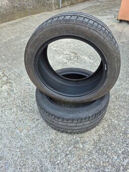 255/45 R18