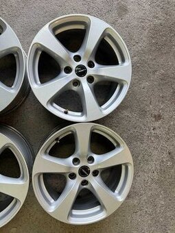 BMW Borbet cc80720 8x17 5x120 ET34