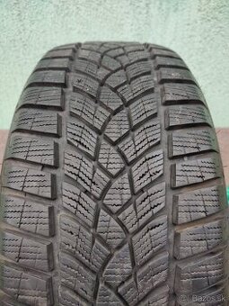 215/50 R18 Goodyear
