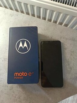 Predám. Motorola e7 power
