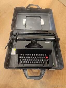 kufrikovy pisaci stroj zn. Remagg