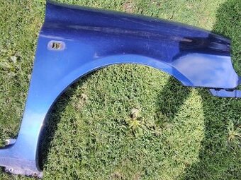 Predný pravý blatník na Renault Thalia 1999 až 2001