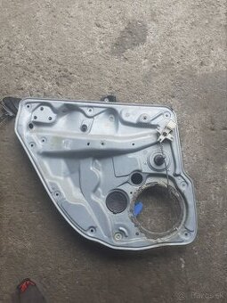 Golf 4 stahovacka 1J4 839 755B