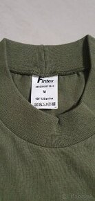 Vojenský nátelník, M