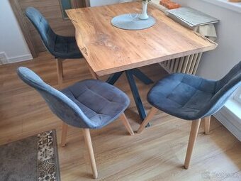 Na predaj jedalenské stoličky