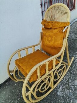 Ratanové hojdacie kreslo