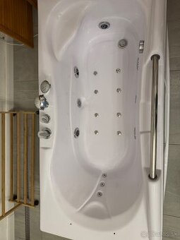Hydromasážna vana