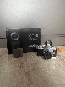 Olympus OM-D E-M10 Mark III