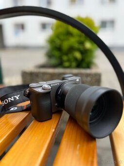 Fotoaparát Sony A6000 + objektív Sigma 30mm f/1.4