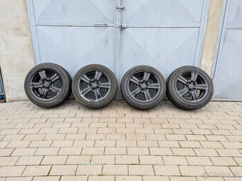 Predám celoročné pneumatiky Hankook 185/55R15 s diskami