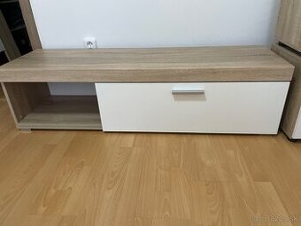 Skrinka pod televízor