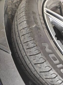 235/55 R19