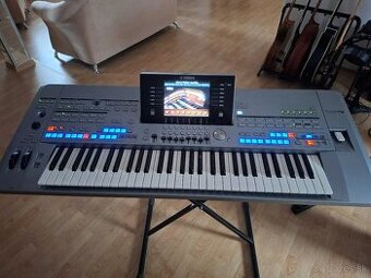 Yamaha Tyros 5 61 kláves