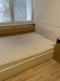 Postel s rostom a matracom 215x170cm s uloznym priestorom