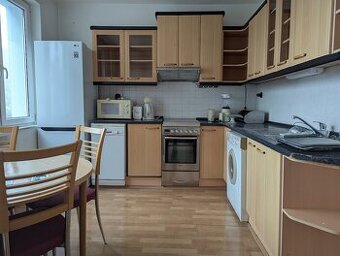 3-izb. byt 74,3 m2 v lokalita Radvaň- ulica Kalinčiakova