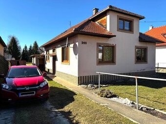 NA PREDAJ - Priestranný 5-izbový rodinný dom Ľubeľa