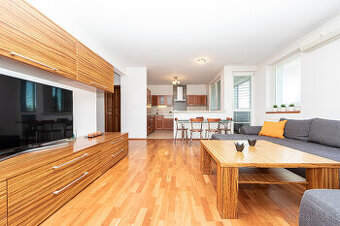 PRENÁJOM-3-IZBOVÝ BYT 90 m², PO RENOVÁCII ,PETRŽALKA, HÁJE - 1