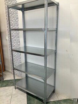 Kvalitné pozinkované kovové regály