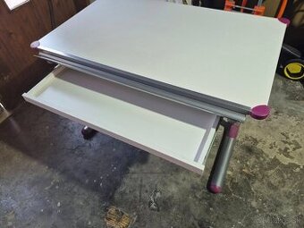 Detský výškovo nastaviteľný písací stôl