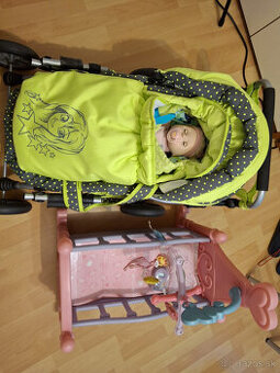 Kočík s bábikou zavinovačkou a kolískou