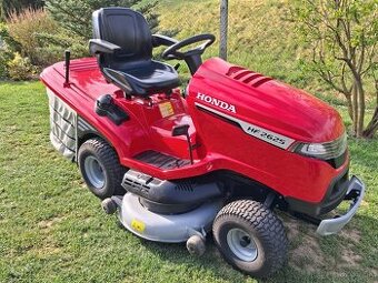 Zahradní traktor Honda HF 2622