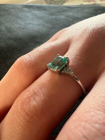 Smaragdovy prsten