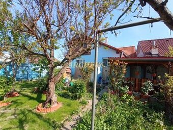 NA PREDAJ 3-IZBOVÝ RODINNÝ DOM s POZEMKOM 294 m2, PIEŠŤANY