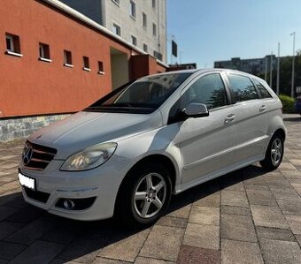 Mercedes B