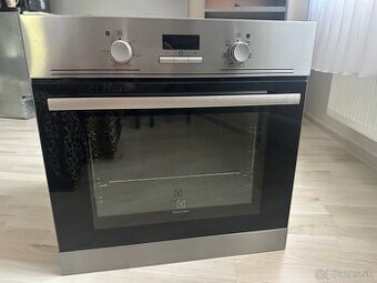 Vstavaná rúra Elektrolux