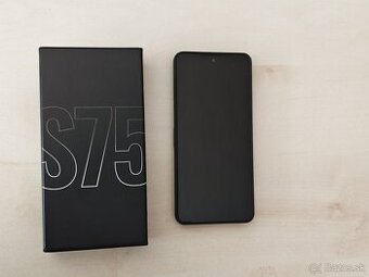 Predám odolný CAT S75 – 100 % funkčný, poškodený roh