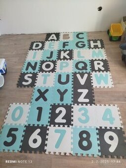 Penové puzzle (koberec)
