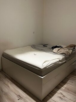 Posteľ s matracou 160x200