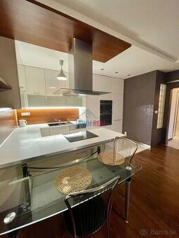 Tomášiková,  NOVOSTAVBA v RUŽINOVE pri OC RETRO.