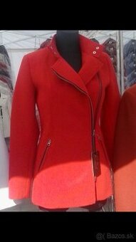Cerveny kabat na zips