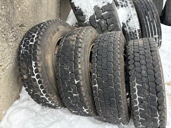 Pneu 215/75 r 17,5 obute