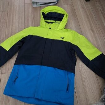 4F lyžiarské oblečenie